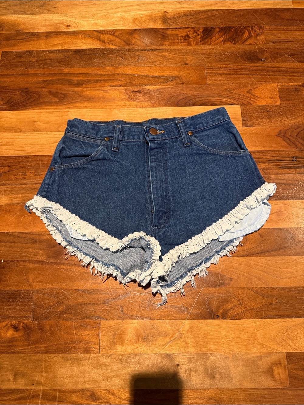 Vintage high waisted Wrangler shorts